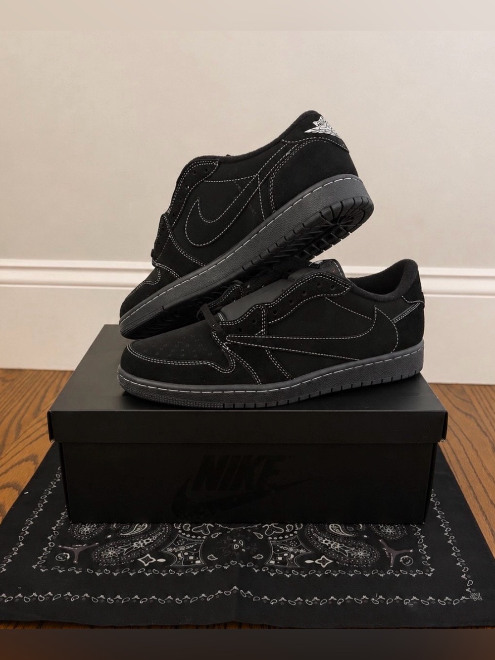 Jordan 1 x Travis Scott “Phantom” Size 8.5 - Picture 3 of 5